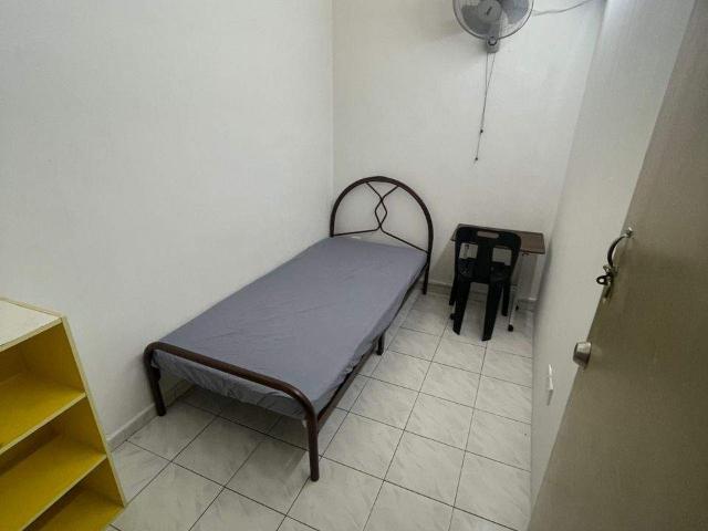 Female UnitRoom For Rent At SS26 Petaling Jaya️Walking Distance to Taman Bahagia【LRT】Station