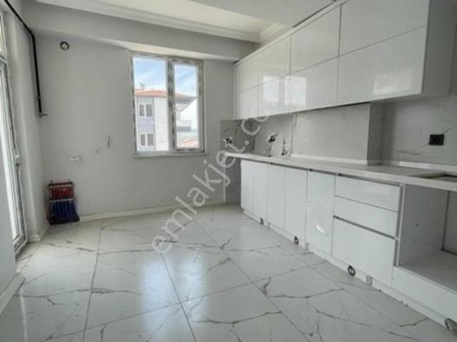 Fen Edebiyat Fakültesi Civarı Satılık 3+1 Daireler