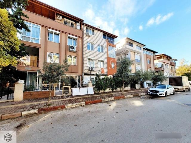 Fener'de Terra City Yakını Katta 2+1 Daire
