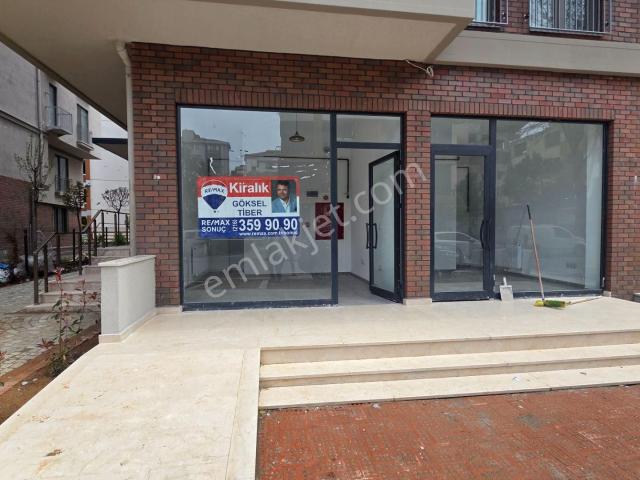 Feneryolu Gazimuhtarpaşa Sokağında, Kiralık 16m2 Dükkan & Mağaza