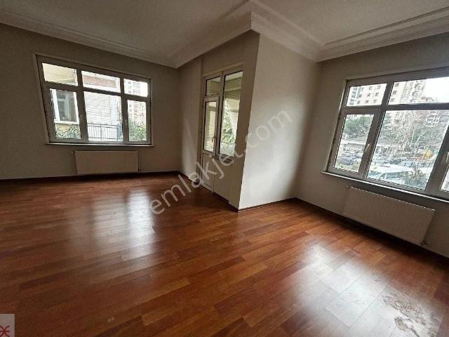 Feneryolu Kuyubaşında 3+1 Balkonlu Kombili125m2 Satıllık Daire