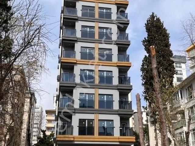 Feneryolunda Prestijli Yaşamın Yeni Adresinde Satılık Daire