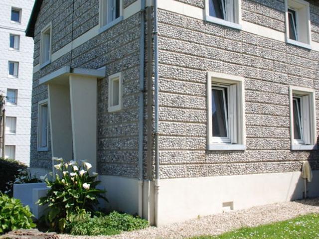 Fécamp: Maison avec jardin et garage en bon état général