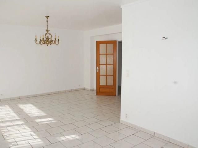 FECAMP: quartier Bénédictine appartement avec beaux volumes