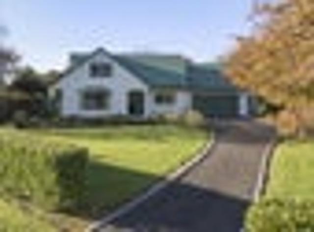 FEEL THE SERENITY COUNTRY CHARM ABOUNDS!