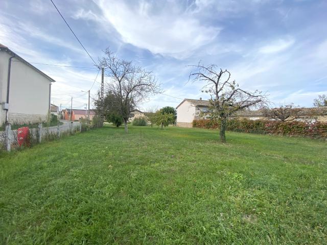 FEILLENS ! Terrain constructible de 600m2 ! 56 000 € !