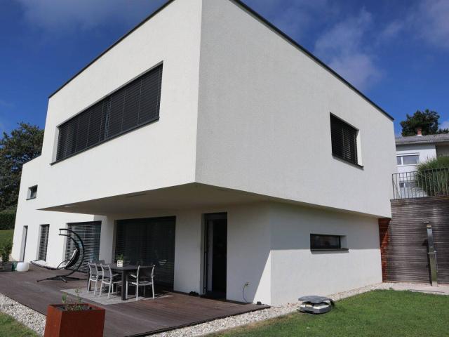 Feldkirchen an der Donau: Modernes, neuwertiges Einfamilienhaus in idyllischer Lage mit traumhaftem Weitblick zu verkaufen