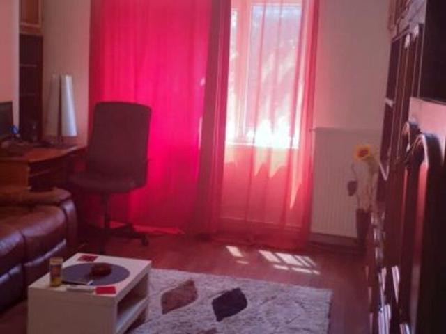 Ferdinand, inchiriere 3 camere in vila