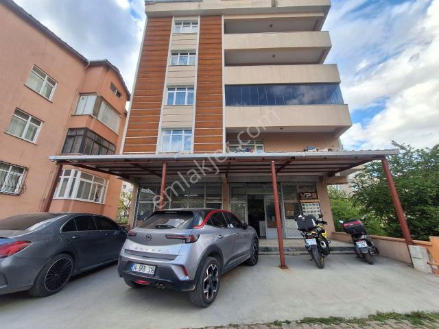Ferhatpaşa'da Kiralık 400 M2 2 Katlı Dükkan İşyeri