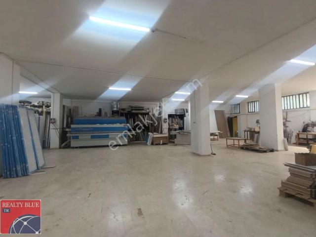 Ferhatpaşada Satılık 392 M2 Dükkan