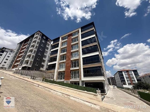 FERİDUN ÇELİK MAH. 3+1 EBEVEYN BANYOLU 0 BİNADA SATILIK DAİRE