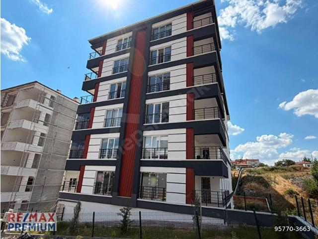 FERİDUN ÇELİK MAHALLESİ SIFIR BİNADA ARA KAT 3+1 FIRSAT DAİRE