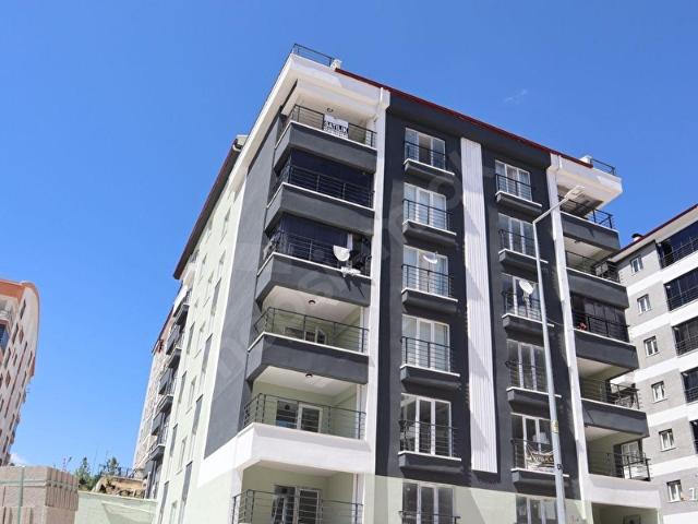 FERİDUN ÇELİK'TE SATILIK 2+1 DAİRE