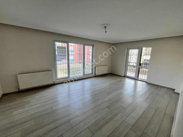 Feridunçelik Mahallesinde 3+1 Giriş Kat Daire