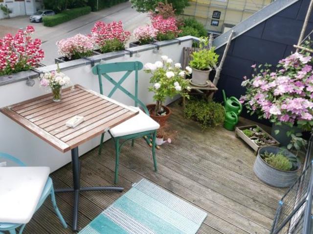 Ferienwohnung! Helle 3 Zimmer Dachgeschoßwohnung mit Balkon in 24837 Schleswig zu verkaufen