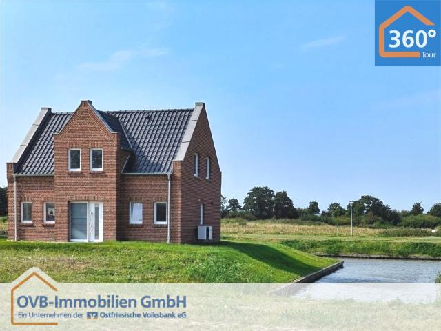 Ferienhaus mit Wassergrundstück im Fischerdorf Neubau in traumhafter Lage