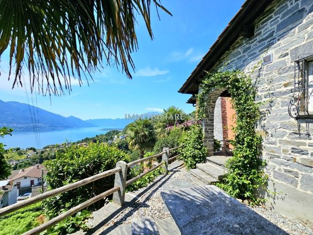 Ferienhaus mit Weitblick in sonniger, ruhiger Lage und Baulandreserve
