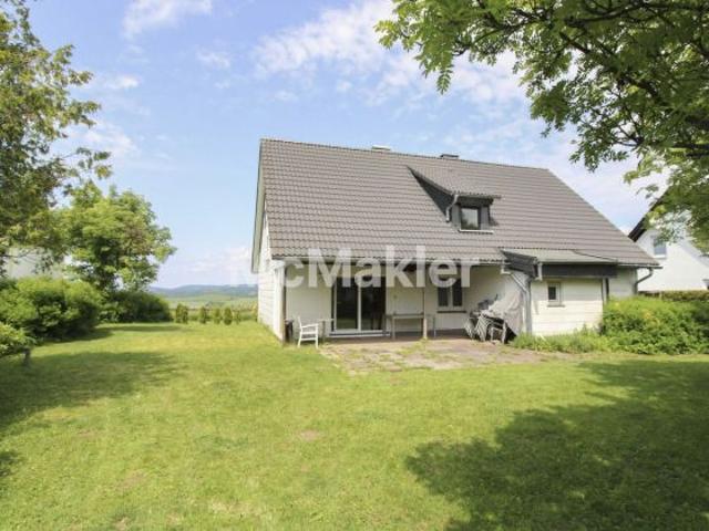 Ferienhaus mit großem Garten in Winterberg Langewiese