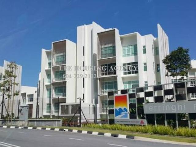 New house. Moden kitchen facilities. Fridge, Washing machine, dryer. 4 air conds, wardrobe, heaters. Feringgi Residence,Batu Ferringhi