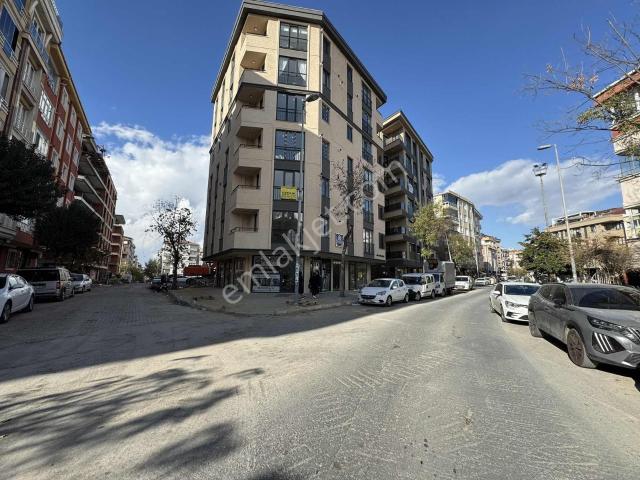 Ferit Selim Paşa Cadde Üzerindeki Bina'da 3.dükkan Sıfır Bina