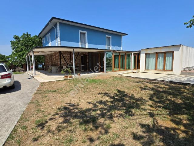 Ferizli Sinanoğlu Köy Merkezin Müstakil Satılık Villa