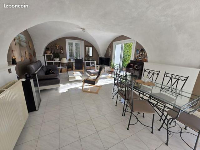 Ferme 5 pièces 242 m²