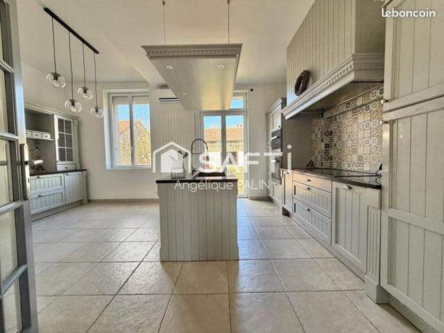 Ferme 6 pièces 196 m²