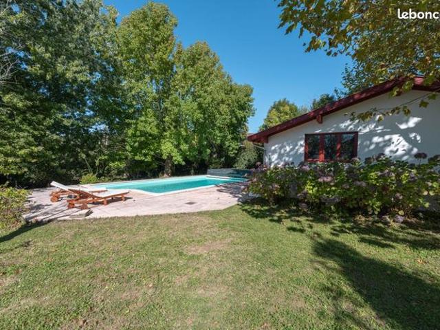 Ferme 6 pièces 250 m²