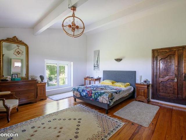 Maison 6 pièces 316 m²