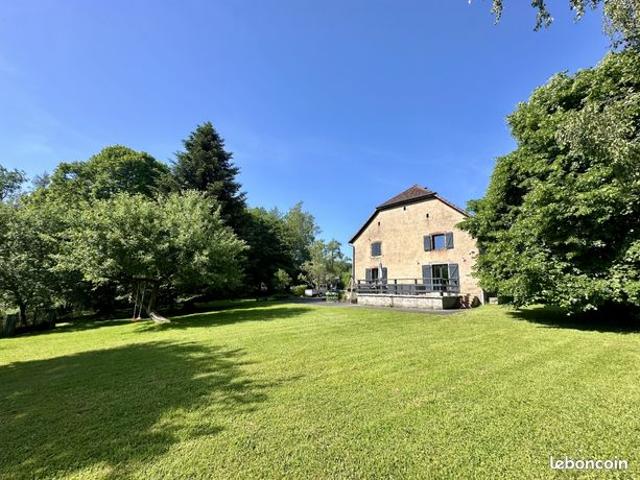 Ferme 7 pièces 220 m²