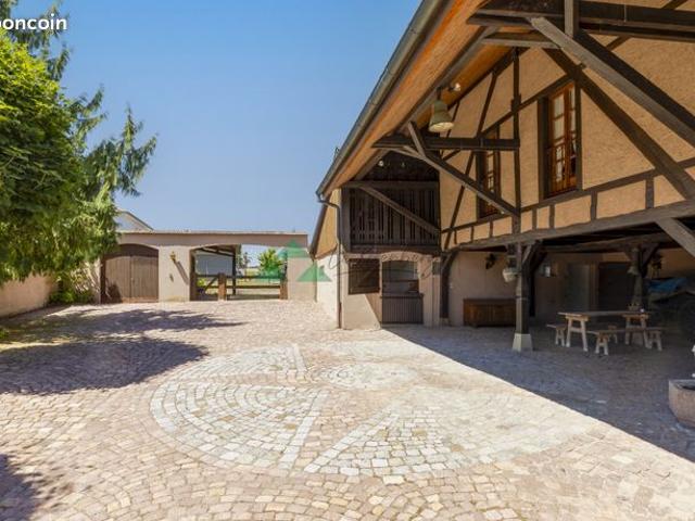 Ferme 7 pièces 233 m²