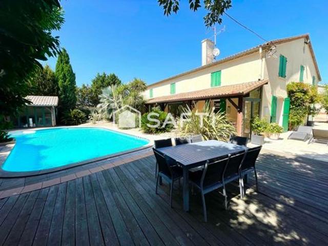 Ferme 7 pièces 255m² avec piscine