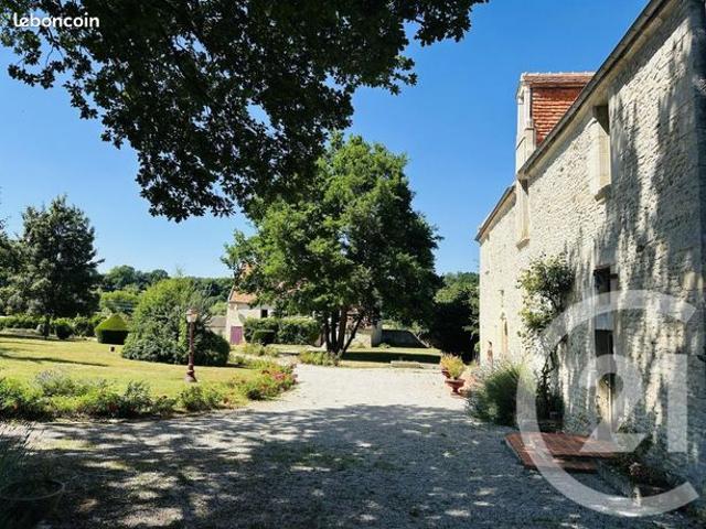 Ferme 7 pièces 300 m²