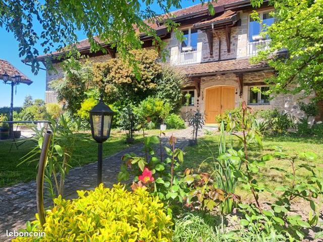 Ferme 7 pièces 323 m²