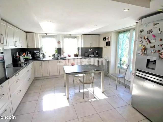 Ferme 8 pièces 170 m²