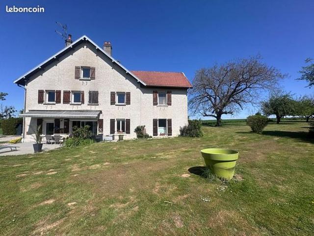 Ferme 8 pièces 220 m²