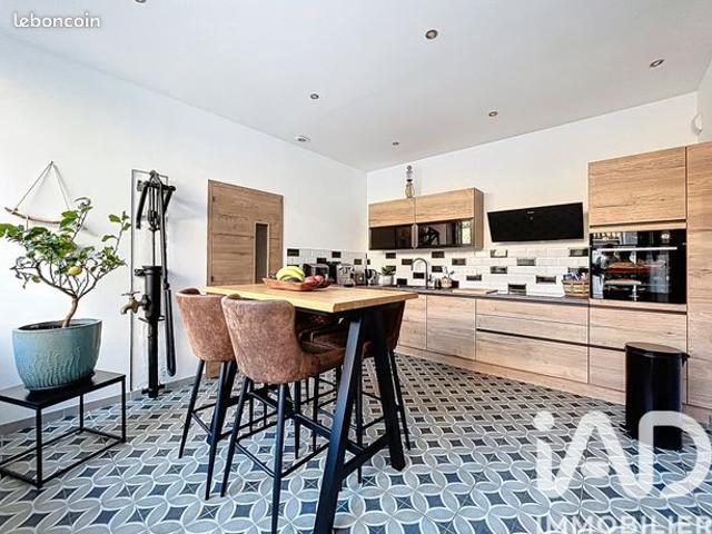 Ferme 8 pièces 220 m²