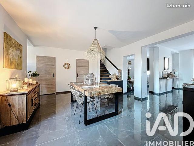 Ferme 8 pièces 220 m²
