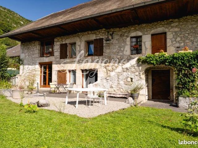 Ferme 8 pièces 230 m²