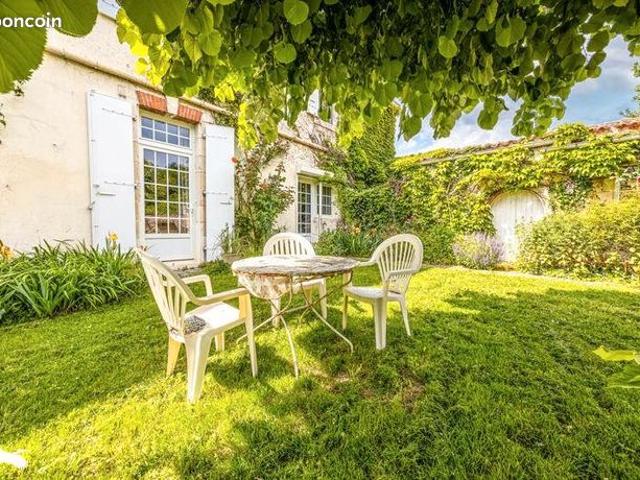 Ferme 8 pièces 280 m²