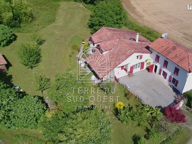 Ferme 8 pièces 300 m²