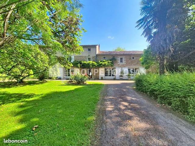 Ferme 8 pièces 375 m²