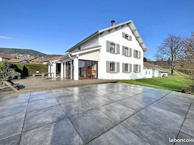 Ferme 9 pièces 227 m²