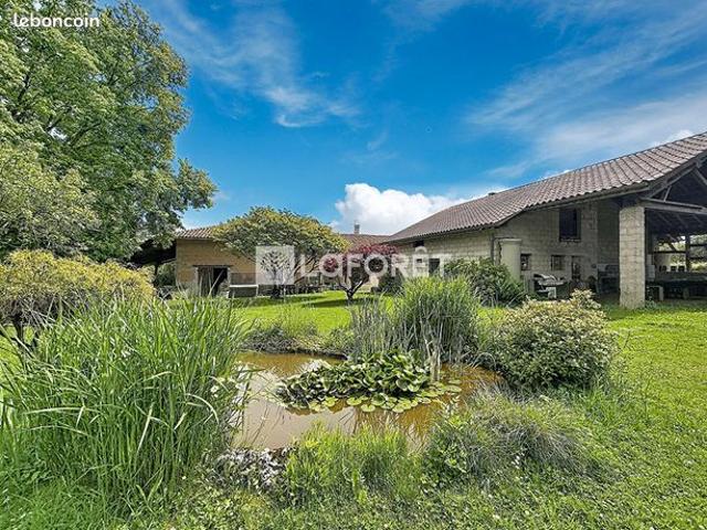 Ferme 9 pièces 263 m²
