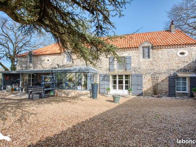 Ferme 9 pièces 277 m²