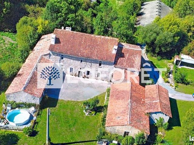 Ferme 9 pièces 282 m²