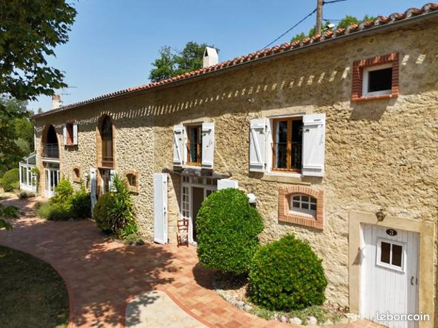 Ferme 9 pièces 290 m²