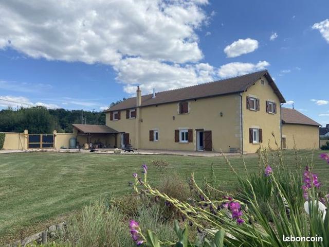 Ferme 9 pièces 322 m²