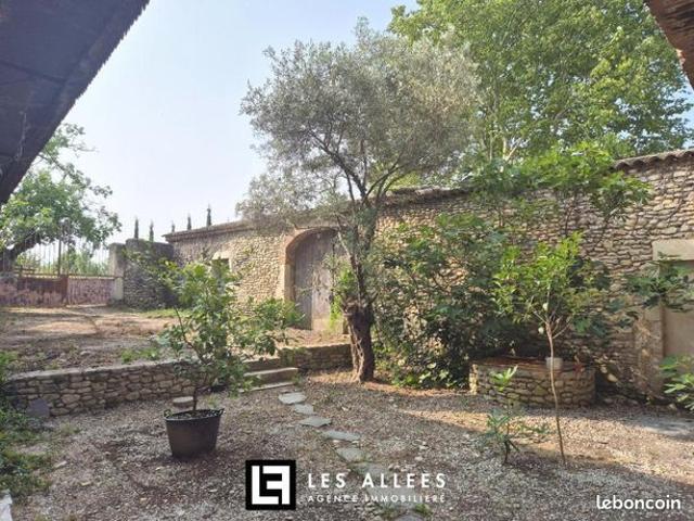 Ferme 10 pièces 203 m²