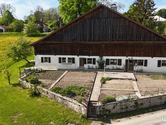 Ferme 10 pièces 210 m²